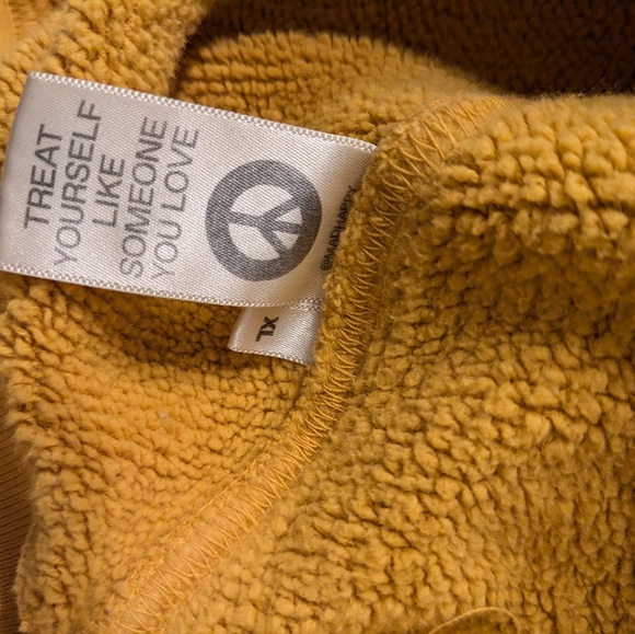 MadHappy Yellow Gold Hoodie Size XL Made In USA 100% Cotton - Picture 6 of 10
